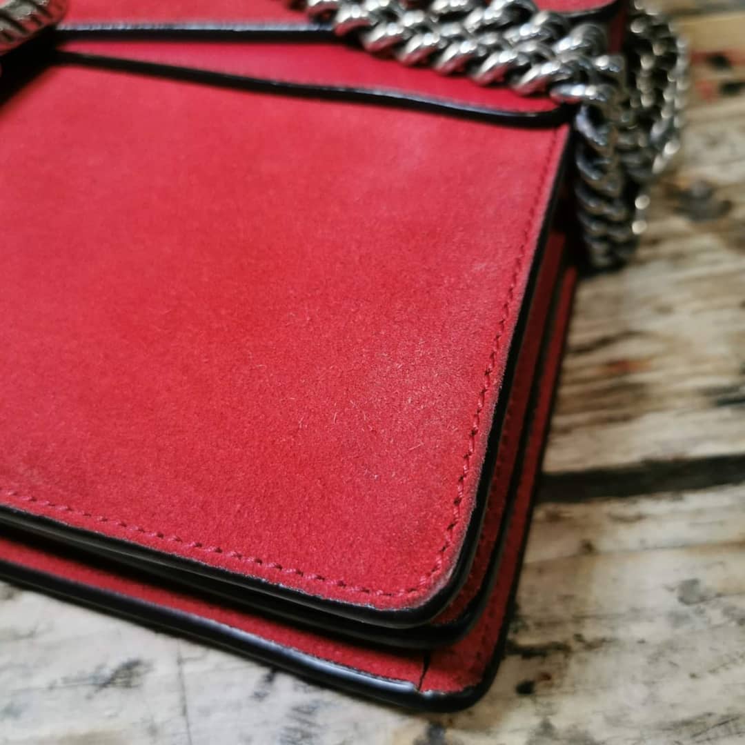 Wielki Shoe Przetarte Rogi 1